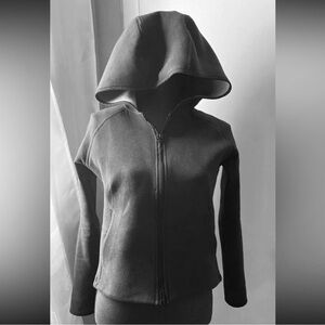 Lululemon Size 4 City Bound Jacket with Oversized Hood in black/gray.